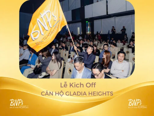 Đội ngũ chuyên viên tư vấn Bách Như Properties rạng rỡ, chuyên nghiệp đang tư vấn sa bàn dự án cho khách hàng