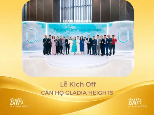Ban lãnh đạo Bách Như Properties nhận chứng nhận Đại lý phân phối F1 Gladia Heights