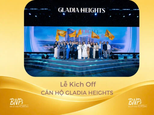 Ban lãnh đạo Bách Như Properties nhận chứng nhận Đại lý phân phối F1 Gladia Heights